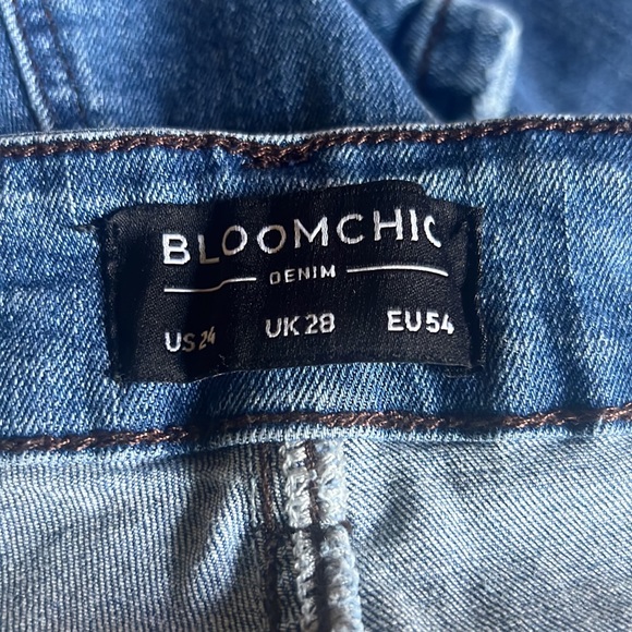 Bloom chick skinny jeans. Medium wash - Picture 3 of 3